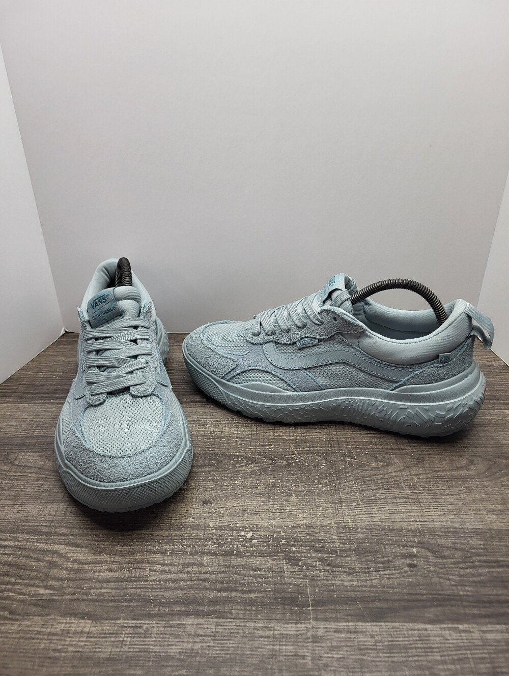 VANS UltraRange NEO VR3 Wave Blue Womens Size 10 Mens 8.5 Gym Shoes New